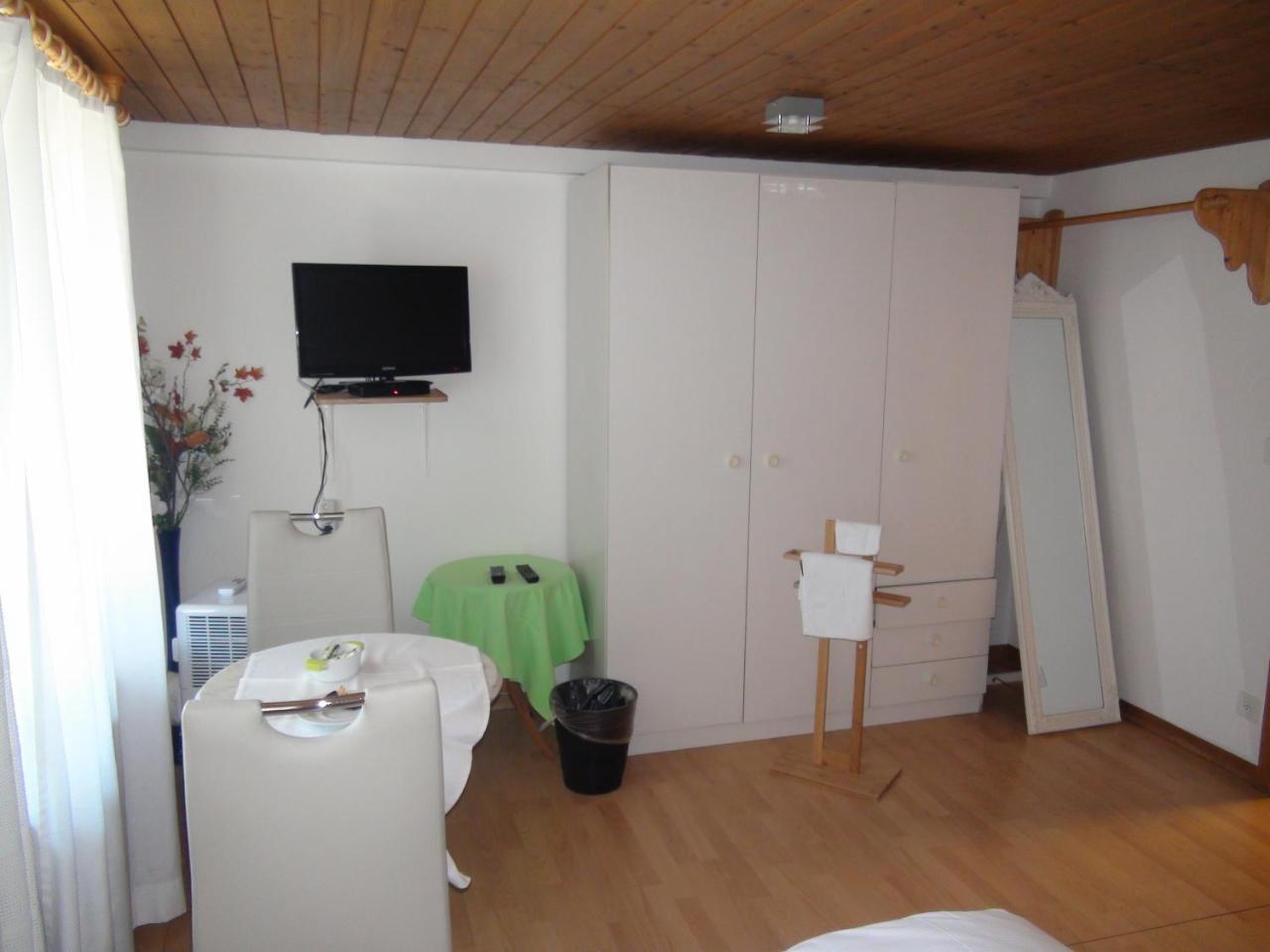 Bed and Breakfast Freihof Embrach Екстер'єр фото